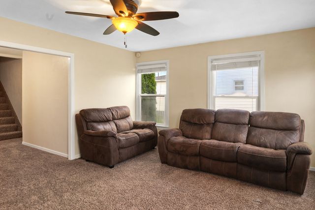 716 10TH Street, De Witt, IA 52742