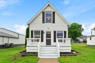 716 10TH Street, De Witt, IA 52742