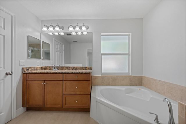 17038 N 61st Pl Place N, Loxahatchee, FL 33470