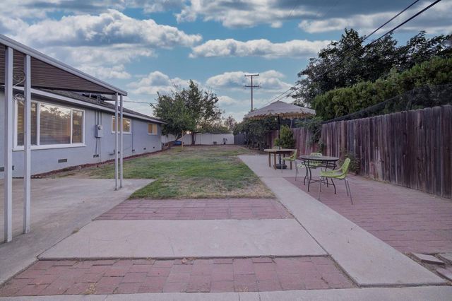 3849 E Dayton Ave, Fresno, CA 93726