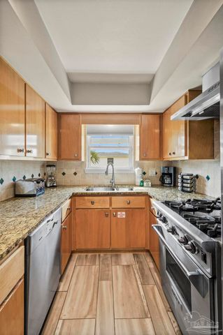 1304 Via Deluna Dr, Pensacola Beach, FL 32561