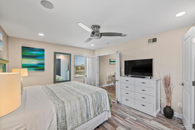 1304 Via Deluna Dr, Pensacola Beach, FL 32561