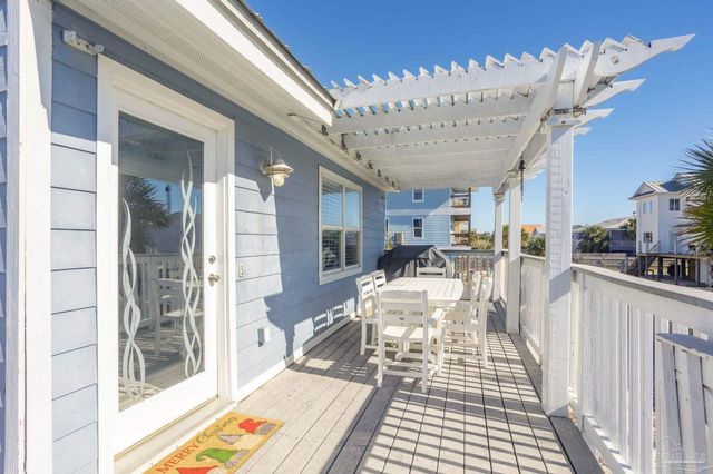 1304 Via Deluna Dr, Pensacola Beach, FL 32561