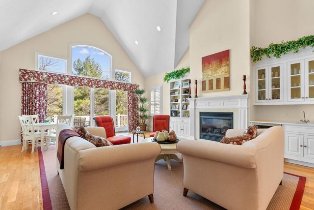 36 Troon Way, Mashpee, MA 02649