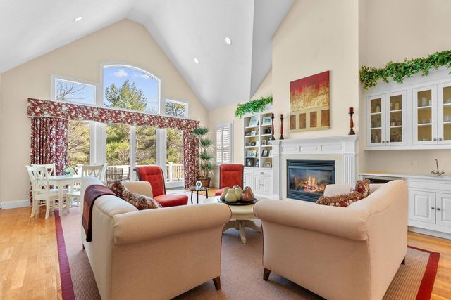 36 Troon Way, Mashpee, MA 02649