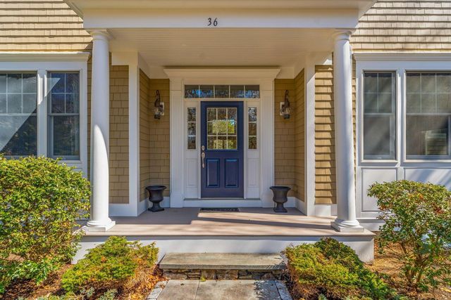 36 Troon Way, Mashpee, MA 02649