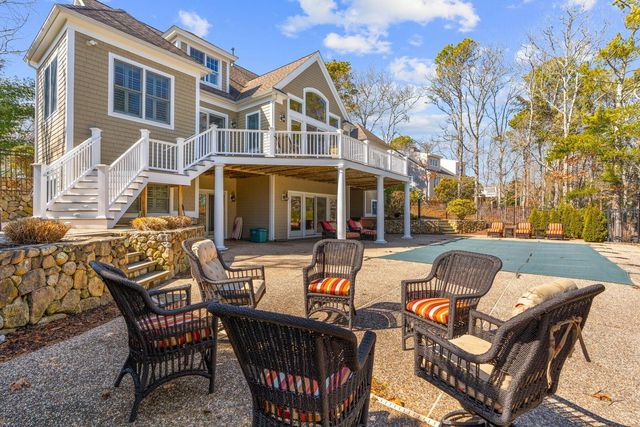 36 Troon Way, Mashpee, MA 02649