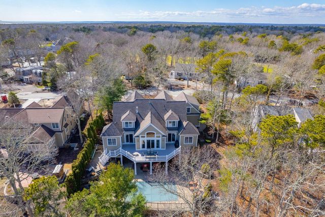 36 Troon Way, Mashpee, MA 02649