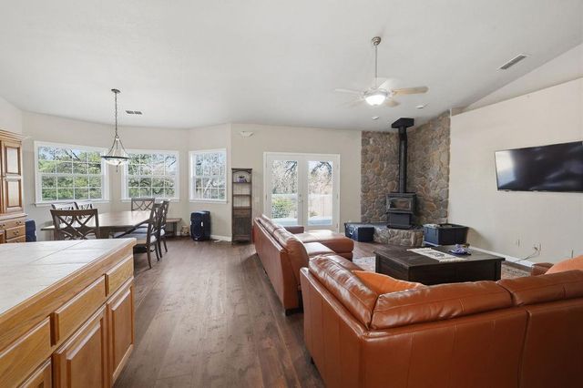 19890 Perimeter Rd, Grass Valley, CA 95949