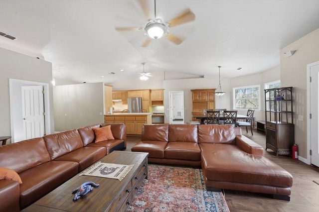 19890 Perimeter Rd, Grass Valley, CA 95949