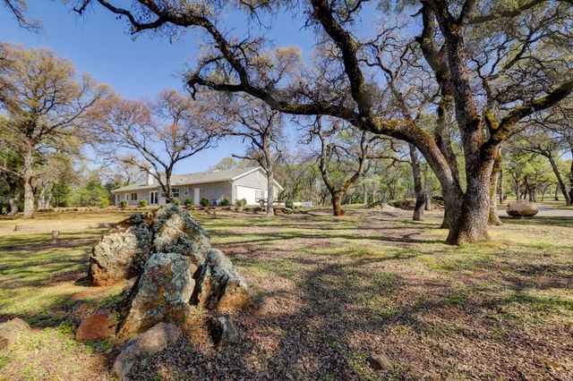 19890 Perimeter Rd, Grass Valley, CA 95949