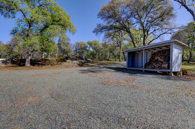 19890 Perimeter Rd, Grass Valley, CA 95949