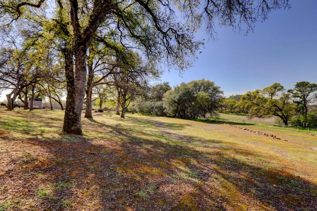 19890 Perimeter Rd, Grass Valley, CA 95949