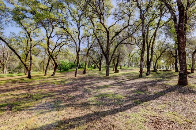 19890 Perimeter Rd, Grass Valley, CA 95949