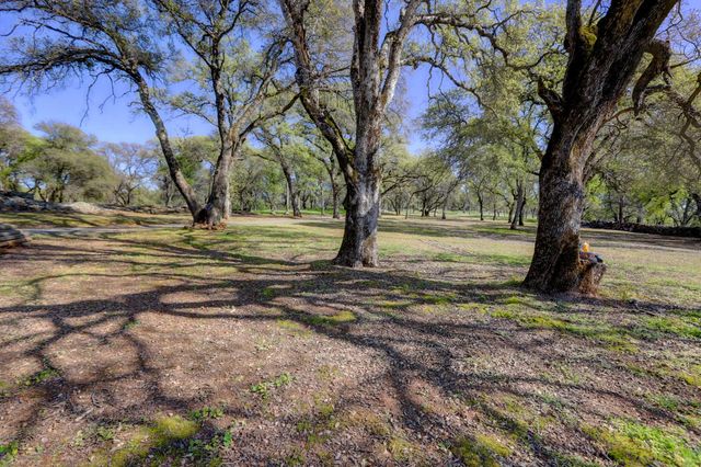 19890 Perimeter Rd, Grass Valley, CA 95949