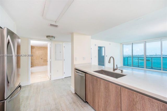 1800 N Bayshore Dr 2503, Miami, FL 33132