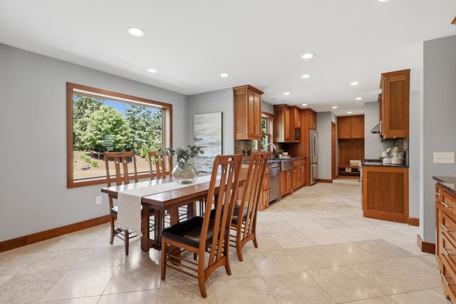 2734 Shadow Wood Court, Chaska, MN 55318