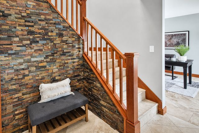 2734 Shadow Wood Court, Chaska, MN 55318