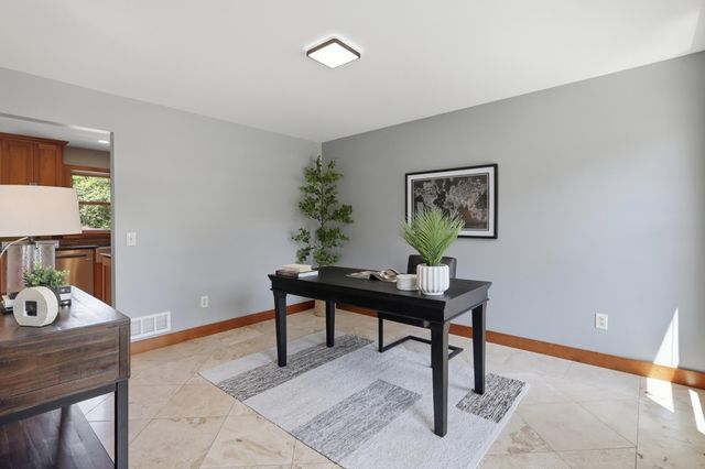 2734 Shadow Wood Court, Chaska, MN 55318