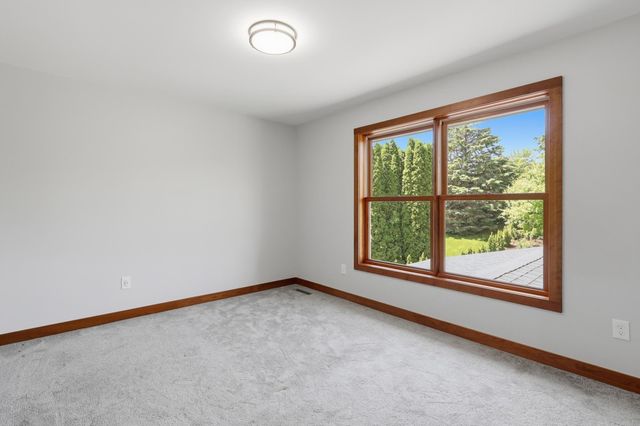 2734 Shadow Wood Court, Chaska, MN 55318