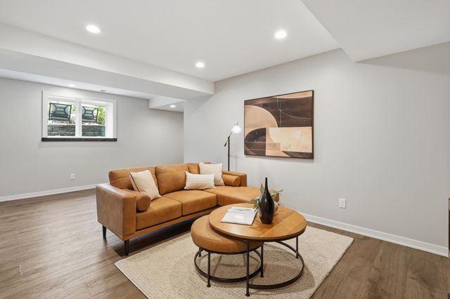 2734 Shadow Wood Court, Chaska, MN 55318