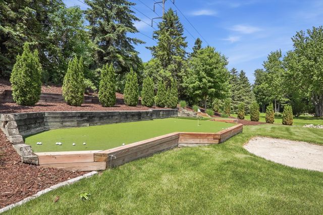 2734 Shadow Wood Court, Chaska, MN 55318