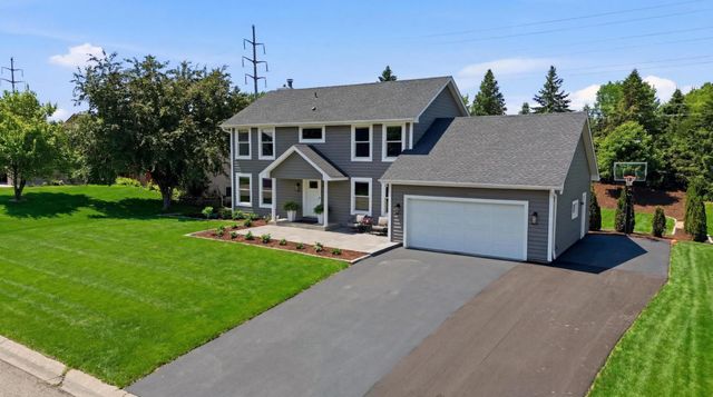 2734 Shadow Wood Court, Chaska, MN 55318