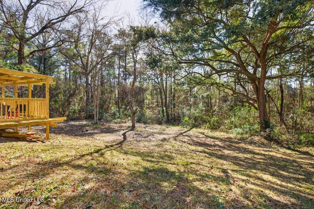 43 Pine Hill Drive, Carriere, MS 39426