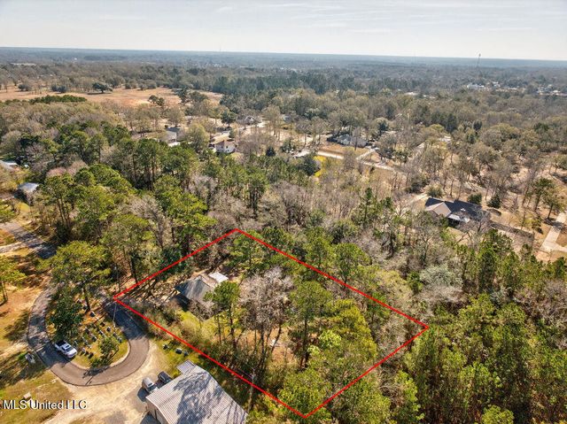 43 Pine Hill Drive, Carriere, MS 39426