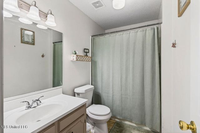 43 Pine Hill Drive, Carriere, MS 39426