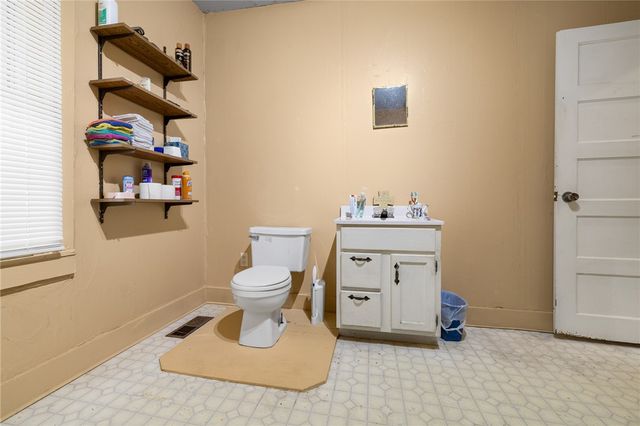 1505 N Spring Road, Harrison, AR 72601