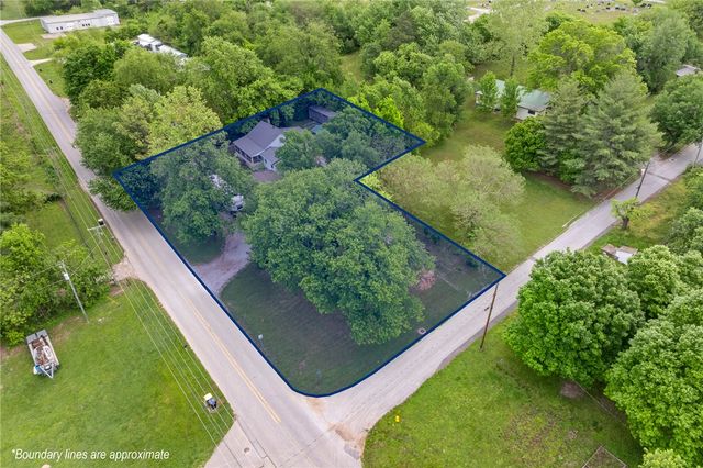 1505 N Spring Road, Harrison, AR 72601