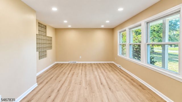 34 Winthrop Dr, Manalapan Twp., NJ 07726