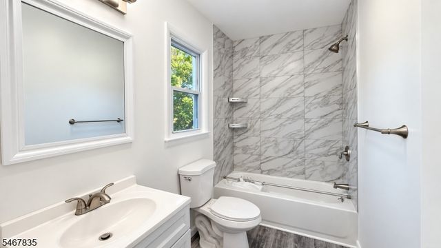 34 Winthrop Dr, Manalapan Twp., NJ 07726