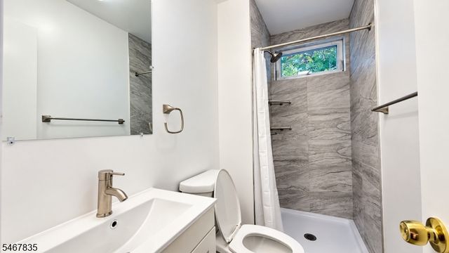 34 Winthrop Dr, Manalapan Twp., NJ 07726