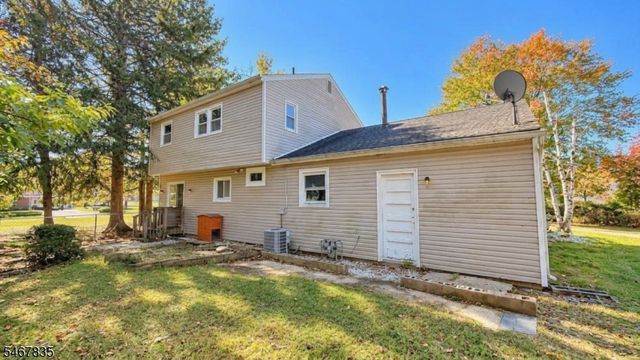 34 Winthrop Dr, Manalapan Twp., NJ 07726