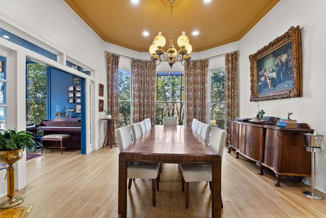 911 W Houston, Tyler, TX 75702