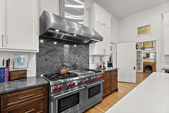 911 W Houston, Tyler, TX 75702