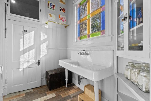 911 W Houston, Tyler, TX 75702