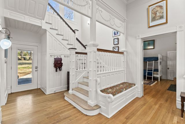 911 W Houston, Tyler, TX 75702