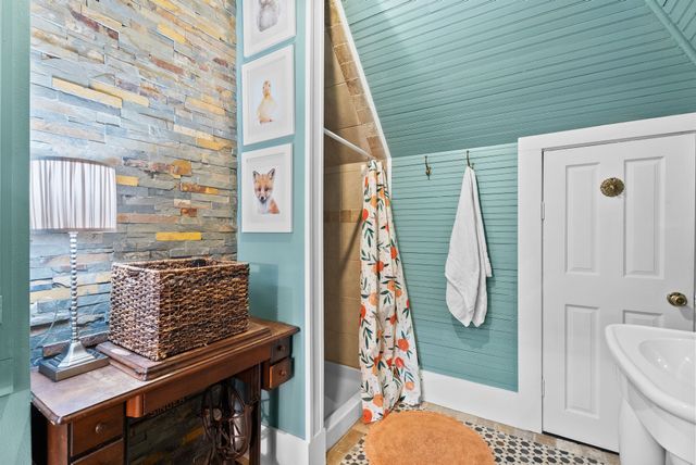 911 W Houston, Tyler, TX 75702