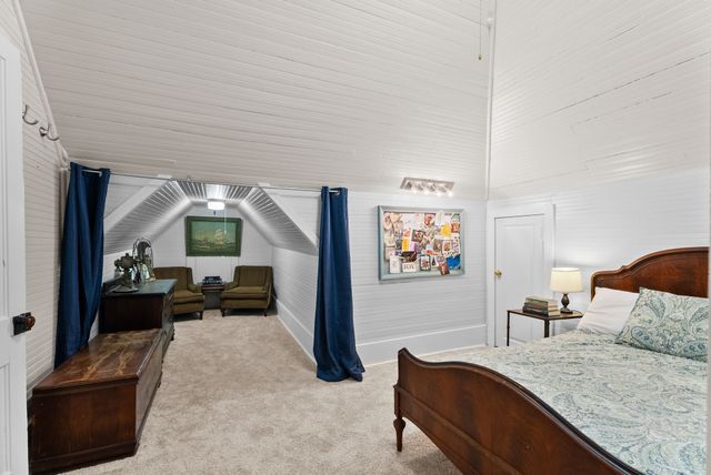 911 W Houston, Tyler, TX 75702