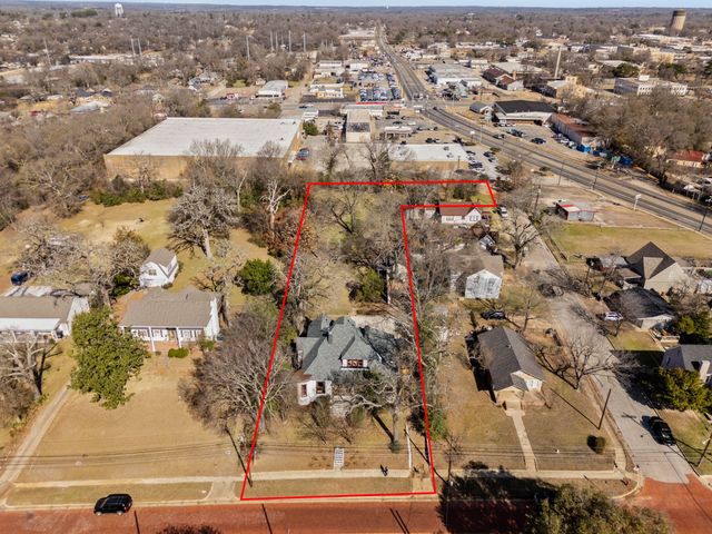 911 W Houston, Tyler, TX 75702