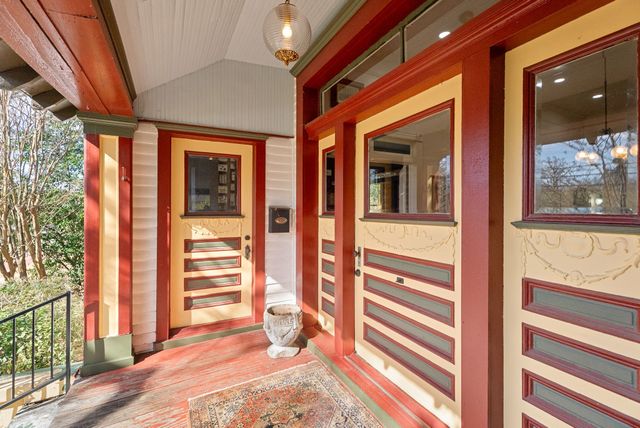 911 W Houston, Tyler, TX 75702