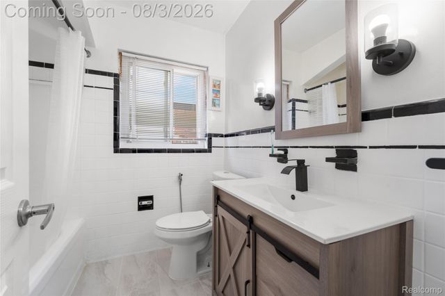 7841 E Morrow Circle, Dearborn, MI 48126