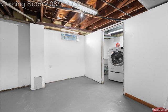 7841 E Morrow Circle, Dearborn, MI 48126