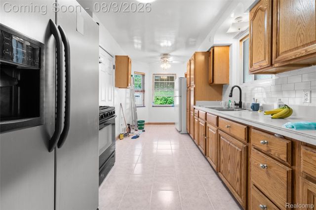 7841 E Morrow Circle, Dearborn, MI 48126