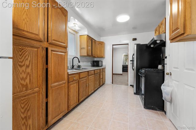 7841 E Morrow Circle, Dearborn, MI 48126