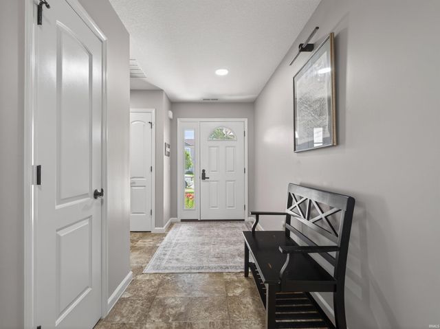 2423 Grand Canyon Corridor, Fort Wayne, IN 46808