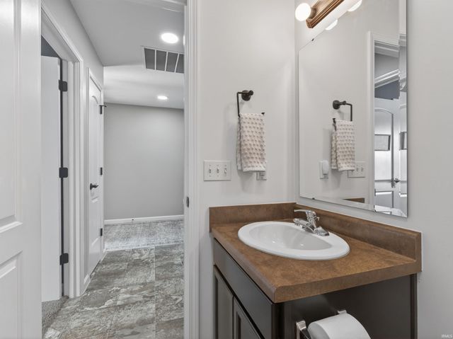 2423 Grand Canyon Corridor, Fort Wayne, IN 46808